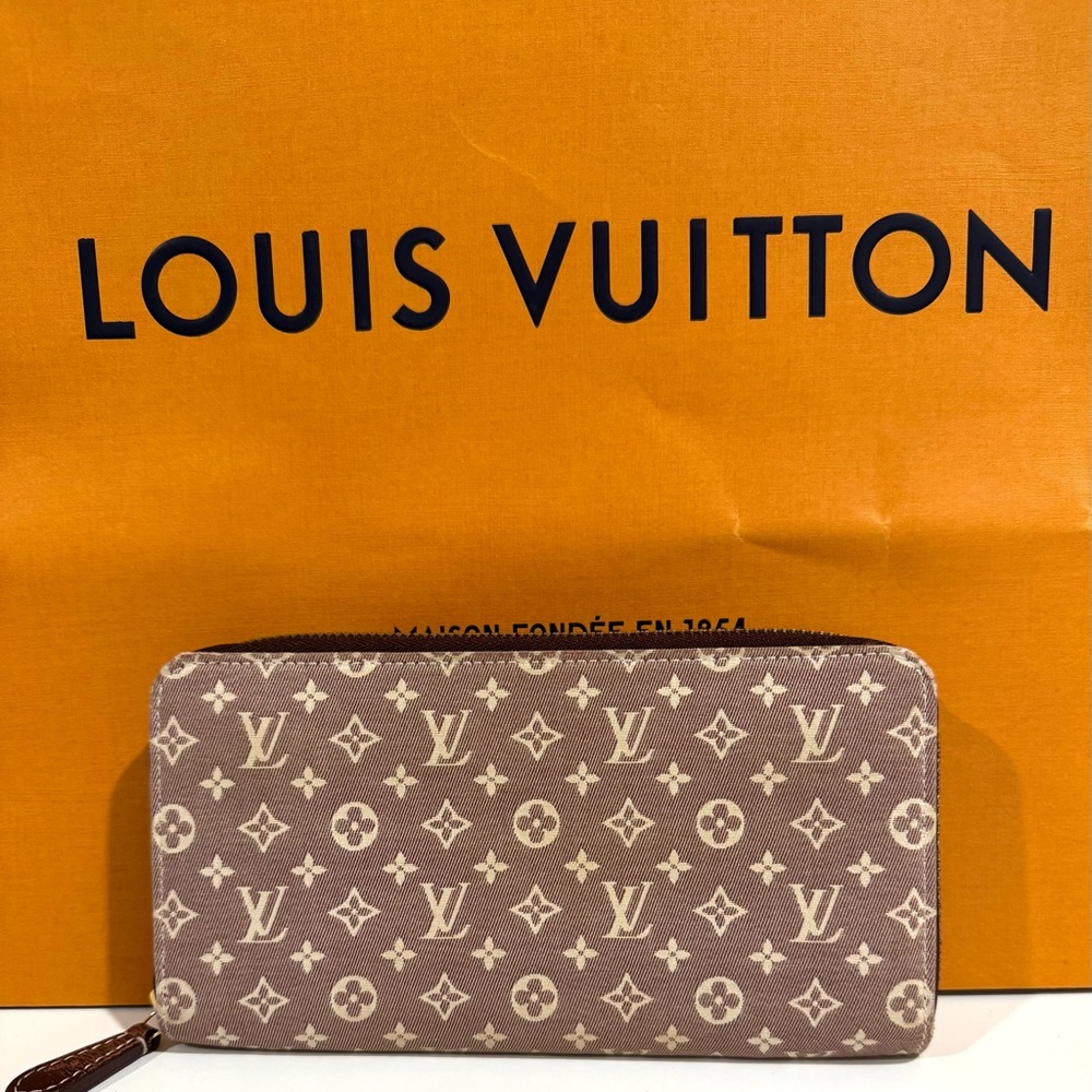 Louis Vuitton Monogram Idylle Canvas Fusain Continental Wallet